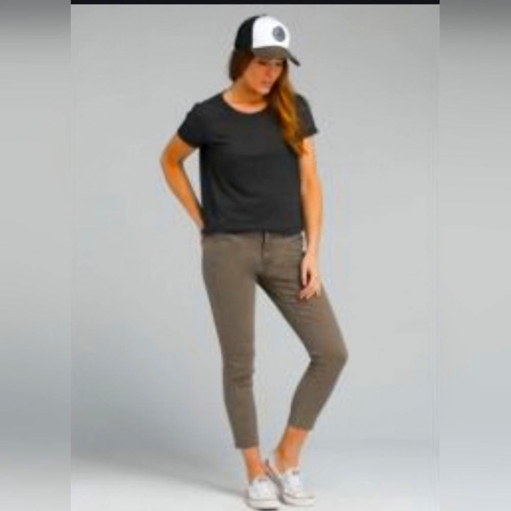 Prana - Dark Mud- Carlotta crop- Women's - Mid Rise Fitted - NWT